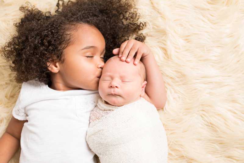 newborn photos in home